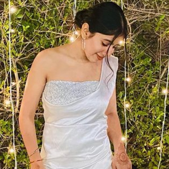 urbanic | Dresses | White Satin Dress With Glitter On Top | Poshmark